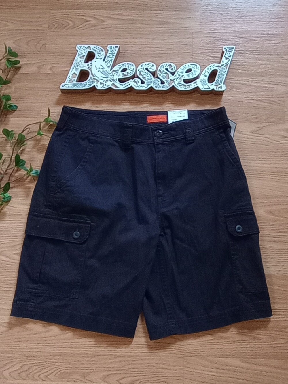 NWT St. John's Bay men's shorts size 34